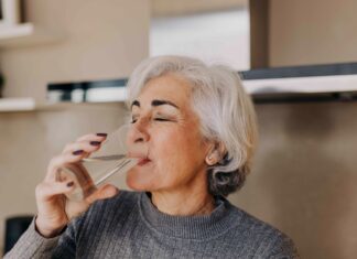 Основна роль води: користь для здоров’я та способи підтримки балансу гідратації