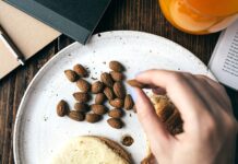 Lanches antes de dormir para dormir melhor: o que os especialistas recomendam