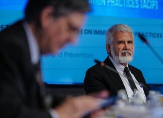 Нерішучість глави CDC щодо вакцини загрожує прогресу в галузі охорони здоров’я