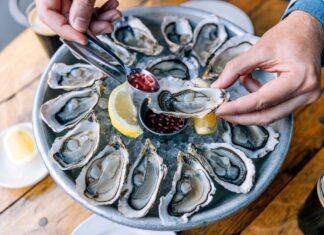 Харчовий вплив регулярного споживання устриць: переваги та ризики