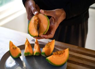 Дивовижна користь для здоров’я від дині, кавуна та медової дині