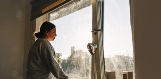 Pokonanie agorafobii: odzyskanie wolności od strachu przed opuszczeniem domu