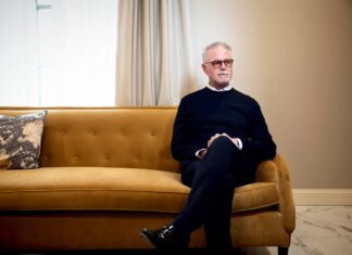 Жизнь с БАС: Взгляд врача на диагностику, уход и поиски лекарства