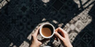 Максимізуй Каву, Мінімізуй Порушення Сну: Практичне Керівництво