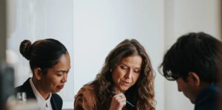 Construindo uma cultura de manifestação no trabalho: por que é importante e como fazer da maneira certa