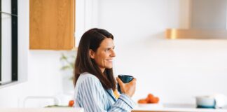 Navegando por la menopausia: cómo la dieta afecta la salud intestinal, hormonal y cerebral