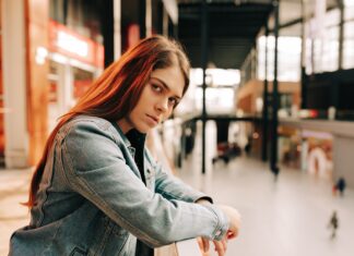 Смуток, а Не Просто Негативні Почуття, Найбільш Сильно Підштовхує до Залежності: Нові Дослідження Розкривають