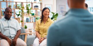 Mehr als nur oberflächlich: Die emotionalen Auswirkungen von Psoriasis bewältigen