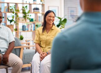 Глибока, ніж просто шкіра: як впоратися з емоційним впливом псоріазу