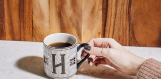 La cafeína como interruptor biológico: el futuro de la edición genética de precisión