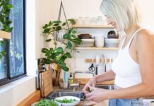 Приготування їжі Один раз на Тиждень Знижує Ризик Деменції до 70%, Показують Дослідження