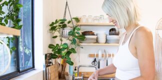 Cuisiner une fois par semaine réduit le risque de démence jusqu’à 70 %, selon une étude