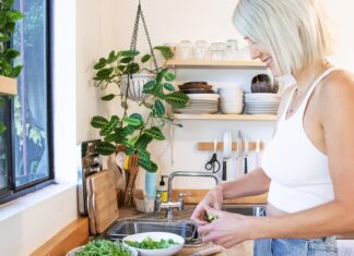 Приготування їжі Один раз на Тиждень Знижує Ризик Деменції до 70%, Показують Дослідження