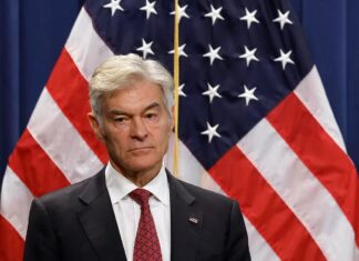Адміністрація Трампа збільшує плани охорони здоров’я з високою франшизою