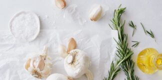 The Garlic Link to Stronger Muscles (And Why Your Brain Is To Blame)