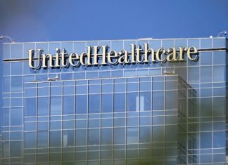 Elevance та UnitedHealth: чи дійсно вартість медичних послуг знижується?