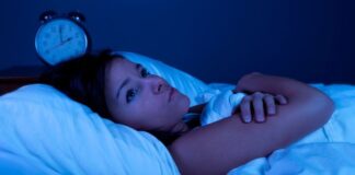 Cómo la acidez estomacal desencadena el insomnio y soluciones simples para dormir