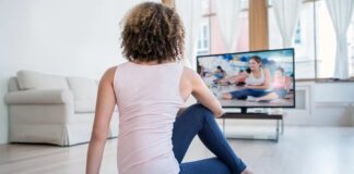 Come mantenersi in forma a casa: 7 allenamenti efficaci senza palestra