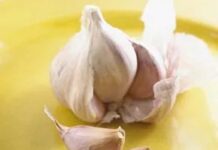 Natural Yeast Infection Relief: Herbs, Diet, and Garlic