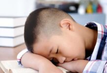 Чому діти швидко втомлюються: цикл фізичної неактивності та безсоння