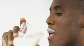 Mengapa Susu Sapi Mungkin Berhasil Melawan Tujuan Kesehatan Anda